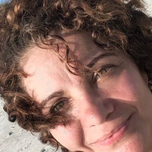 Meet your Posher, Edineia